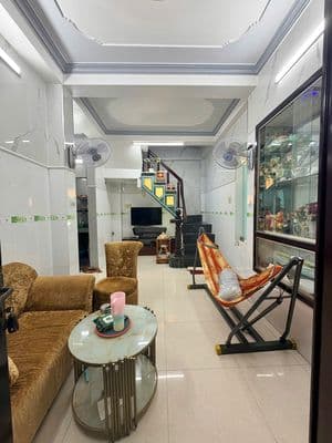 Nhà trệt lầu 2PN hẻm đường Bùi Thị Xuân 5,5 triệu