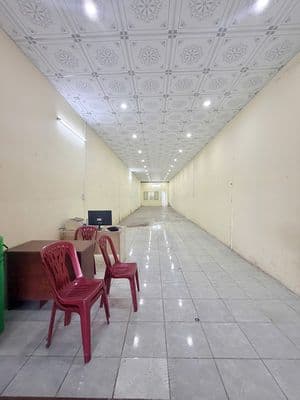 Nhà trệt trống suốt mặt tiền đường Võ Văn Kiệt 5 triệu