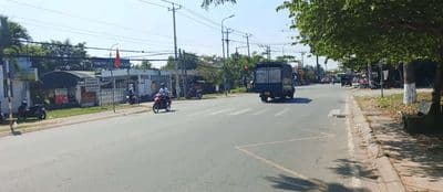 Nhà 2 mặt tiền ngang 8m dài 11.5 đuờng xe hơi
