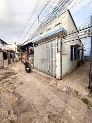 Bán nhà cấp 4 góc 2 mặt tiền, gần lẫu tôm 5 ri. dt: 44m2. giá: 1tỷ950