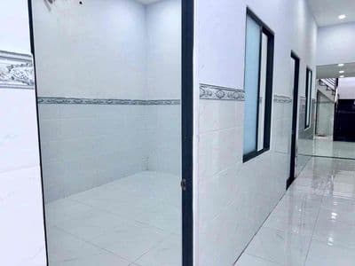 Cho thuê nhà mặt tiền khu c phạm hùng Giá 10 triệu 500 bớt lộc cho kh