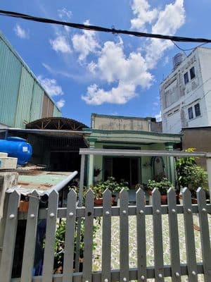 Chủ Ngộp Nhà C4 (8x18) full thổ cạnh sông về Lotte Mark Q7 chỉ 10 phút