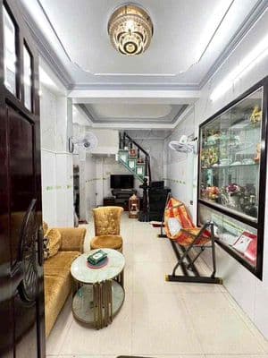 Nhà trệt 2lầu 6x7m 02phòng full nội thất hẻm Bùi Thị Xuân