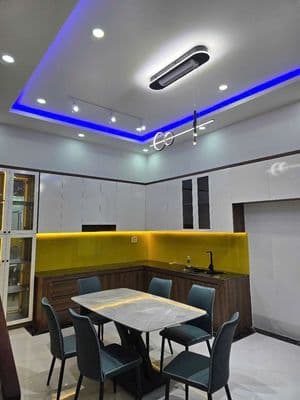 Cần bán gấp nhà sân vườn