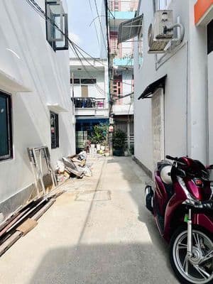 Nhà có nội thất 4pn 11tr phạm văn chiêu