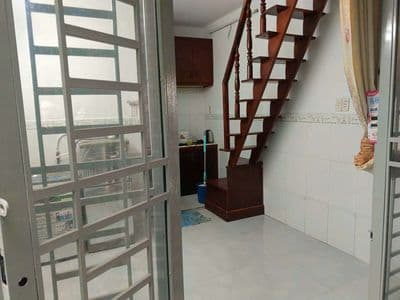 nhà nhỏ điện nước chính, gần chợ tân quy. trường học