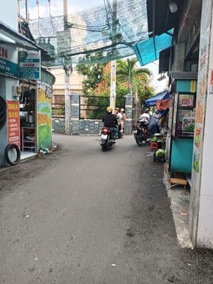 Nhà hẻm Thủ Đức - TP HCM đi bộ ra GiGaMall Thủ Đức 5 phút
