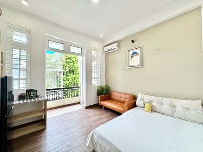Căn hộ studio 40m2 ban công full nội thất gần ngã tư phú nhuận