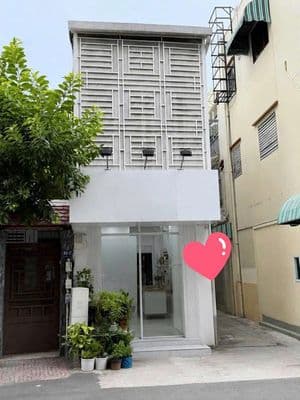 cho thuê nhà nguyên căn mặt tiền đg Bạch Mã P.15