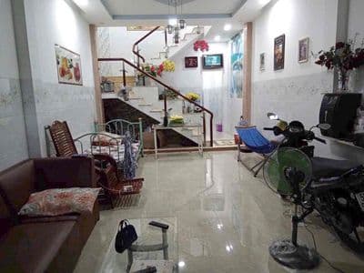 Nhà xinh chính chủ bà điểm 4 x 20 trệt lầu gần chợ giá 4 ty