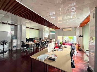 Cho thuê văn phòng quận 10 - diện tích hơn 100m2 - full nội thất