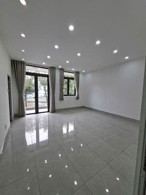 Nhà đẹp MT đường 20m khu Ao Sen 5x20m 4 tầng 6PN GẦN TÊN LỬA AEON