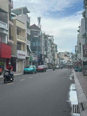 Bình thạnh hxh đổ cửa cách mặt tiền vài bước , cây cảnh thiên nhiên