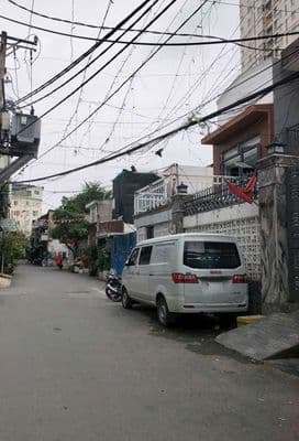 Hơn 5 tỷ, nhà 3 tầng btct nở hậu, hẻm thông lâm văn bền nhà mới ở ngay