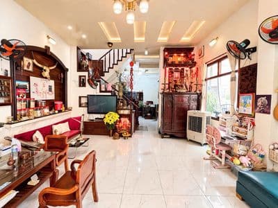 Bán Nhà 3 Lầu, Mặt Tiền 5M Hẻm Xe Hơi Thông Kề Bên, Phường Tân Thuận
