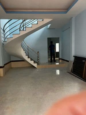 Nhà ở Bình Tân hẻm 7m + để được ô tô + gần chợ + có sân sau