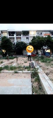 bán đất đường 447B. Lê Văn Việt rẽ vào