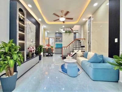 Nhà tốt 2 tầng -Gần Đại Học Ngoại thương - Hẻm XH Giá Siêu hợp lý