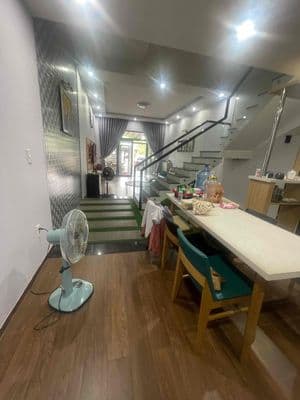 Cho thuê nhà gần võ chí công, hoà quý, 3pn, giá 15tr