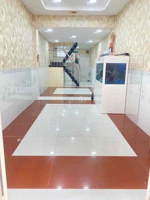 Nhà Nguyên Căn Đường Bến Vân Đồn - 2PN 1WC - 3x16m - Sẵn Máy Lạnh