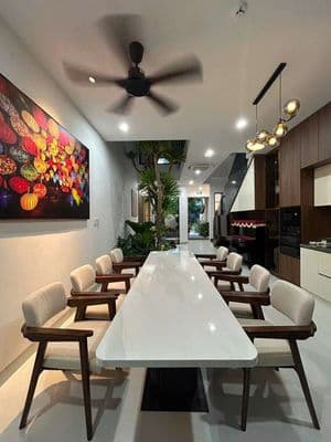 Rất đẹp- cho thuê nhà 3 tầng: đường nước mặn - hồ bơi - 4 phòng - 5wc