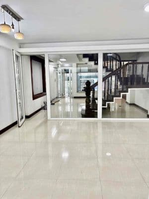 Cho thuê mặt bằng tầng trệt himlam