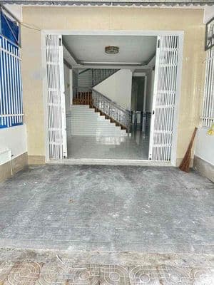 Cho thuê nhà lầu có p.ngủ tầng trệ kdc 586