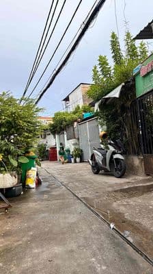 Vỡ nợ bán gấp nhà