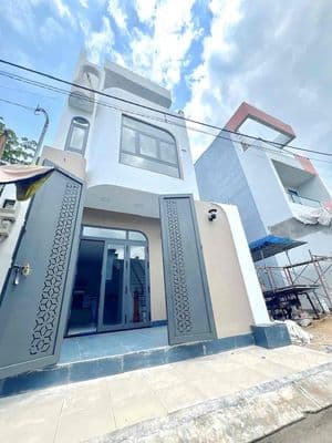 Nhà. 4 tầng mới 100%, ngay VinHome, hẻm 7m, sổ nở hậu, hoàn công.