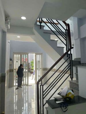 Cho thuê nhà- 27m2- 2 lầu - 3pn +3wc-tmq, q10- 13tr