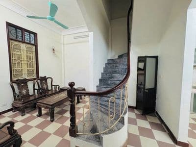 Cho thuê nhà Đội Cấn - 35m² x 4 tầng dân xây - 3PN - chỉ 11 triệu