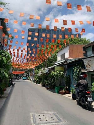 Chỉ 4.9tỷ 42m2 ngô tất tố p.22 hẻm xe hơi 3 căn ra mặt tiền đường
