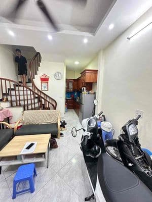 Hiếm có nhà đẹp gốc đề mặt ngõ kinh doanh tặng full nội thất ở ngay.