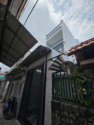 Bán nhà xây mới 3 tầng gần chợ Nhị Thiên Đường Q8
