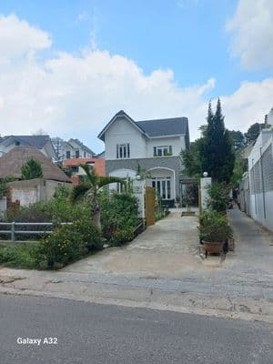 Bán Villa sân vườn tại Đà Lạt - Chính chủ (Có thương lượng)