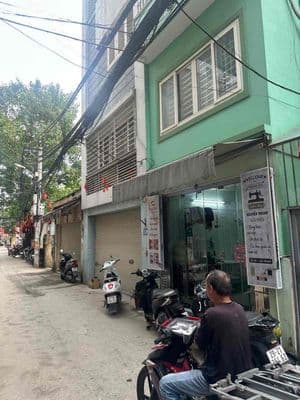 Bán Giá Phố Giáp Bát DT 30m, 5 Tầng, 4 Ngủ giá 6,5 Tỷ