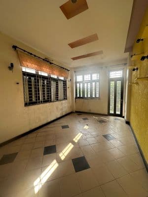 Bán nhà cũ – thổ cư diện tích lớn