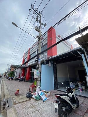 cho thuê nhà nguyên căn mt đường QL50 xả BH 4m x 32 m mới xây dựng