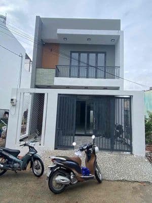 Nhà hẻm xe tải vừa xây xong mới tinh 6x18,5m 1 trệt 1 lầu