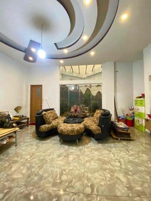 Nhà Rộng rải nở hậu 8m hẻm xe tải Lạc Long Quận