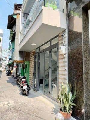 Bán nhà mặt tiền hẻm xe hơi đường Trần Phú, Q5 DT 4m