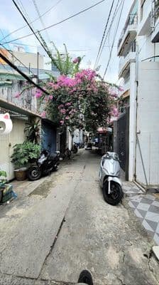 Nhà gần Hẻm ô tô 60 Lý Chính Thắng, Q3. DT:27m2. Trệt 2 Lầu. 4,2 tỷ TL