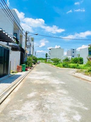 Lỗ 300Tr Bán 60m2 Đất gần Chợ Long Phước, Trường ĐH Luật Giá 1.970 Tỷ