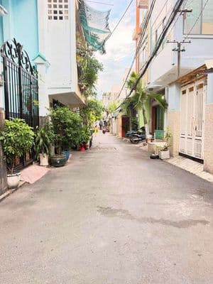 CH tập thể, 33m. Nguyễn Bá Tòng,f3,3.3m x 12m shr, 1.8 tỷ ( tl )