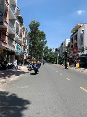 Cho thuê nhà mặt tiền bà hom ngang 15m x 20m , 1 trệt 1 lầu khu đẹp