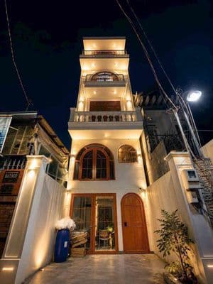 Cần bán căn nhà CHDV có thang máy sát Phạm Văn Đồng thu nhập 50tr/ th