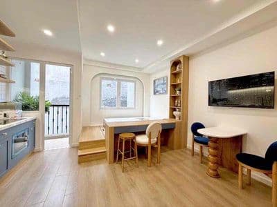Căn hộ dịch vụ full nội thất_kế bên vincom lê văn việt