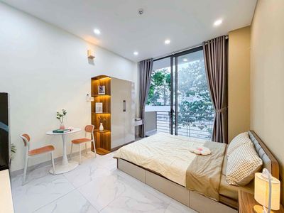Cho thuê phòng ban công 30m2 - nội thất tiện nghi ngay trung tâm q10