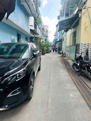 Lũy bán bích – nhà 3 tầng 4pn – xe hơi đỗ cửa – nở hậu – cạnh đầm sen