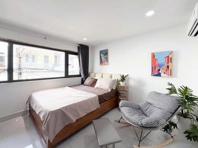 Cửa sổ ban công 3 phút đi sân bay - cho thuê ngắn hạn dài hạn full nt